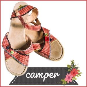 Gingham, Buttons and Ric-Rac Rubber Wedge Campers